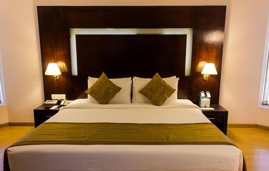 The Quilon Beach Hotel And Convention Center Коллам Экстерьер фото