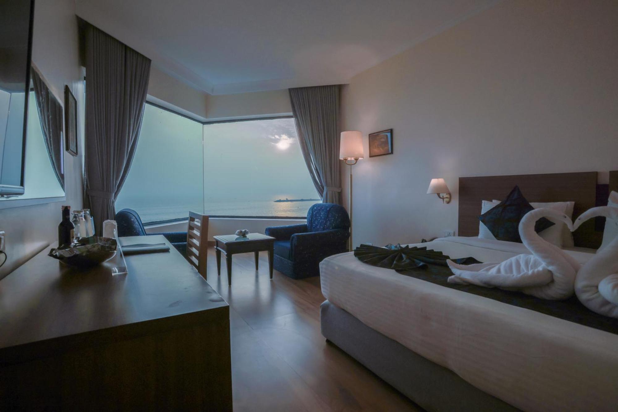 The Quilon Beach Hotel And Convention Center Коллам Экстерьер фото