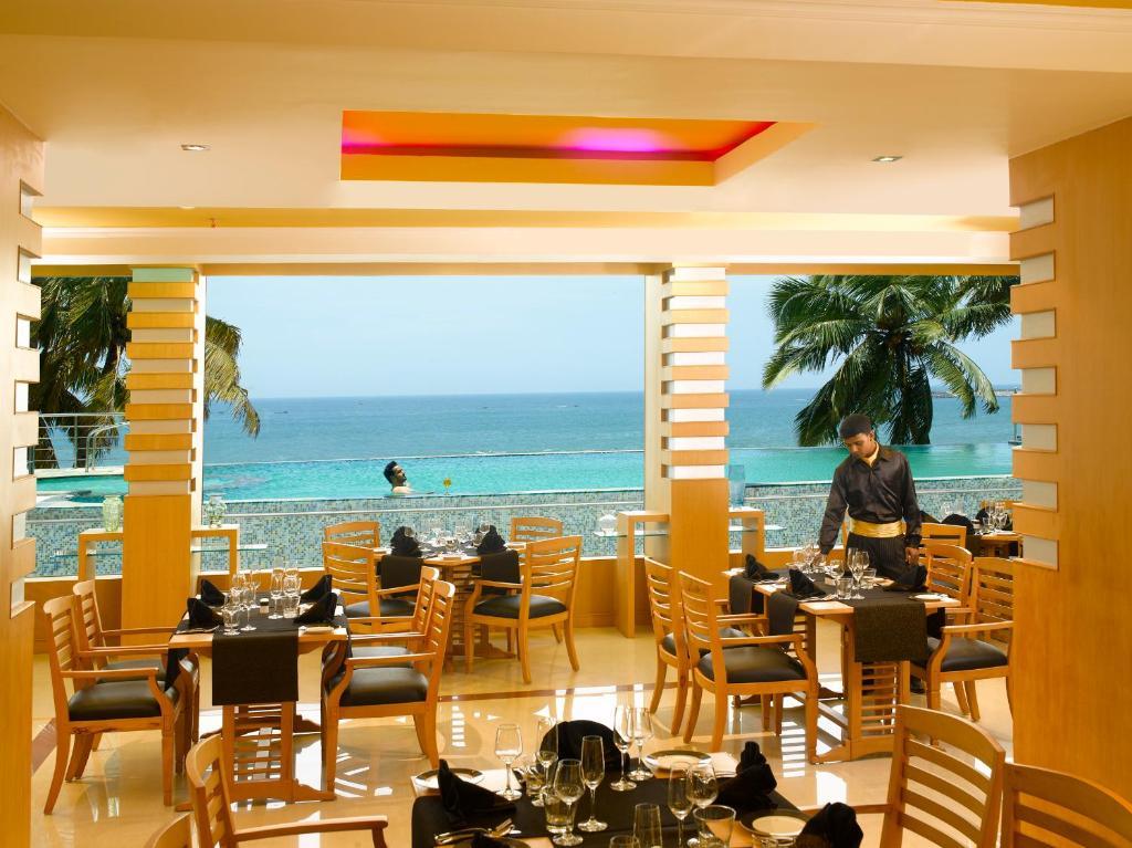The Quilon Beach Hotel And Convention Center Коллам Экстерьер фото